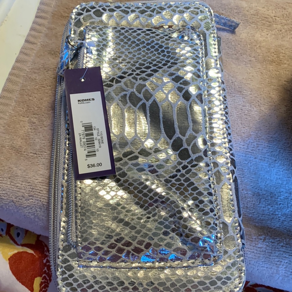 Apt. 9 Silver Wallet